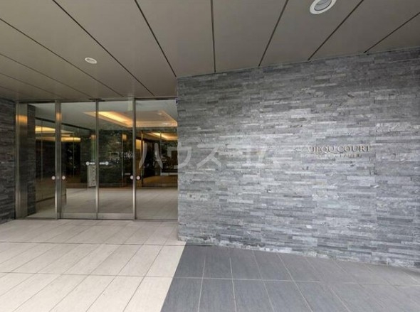 16/18 エントランス