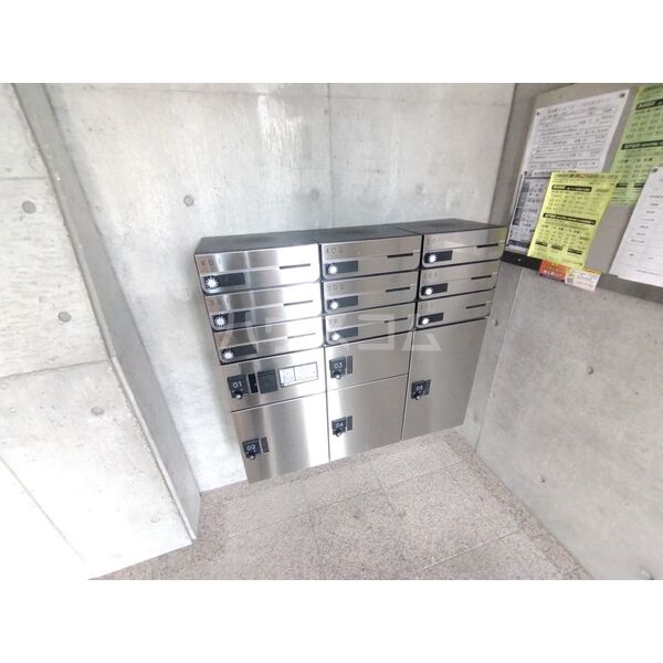 14/18 エントランス