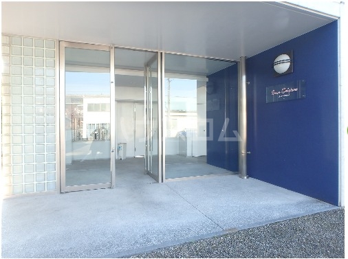 26/30 エントランス