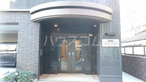 16/23 エントランス