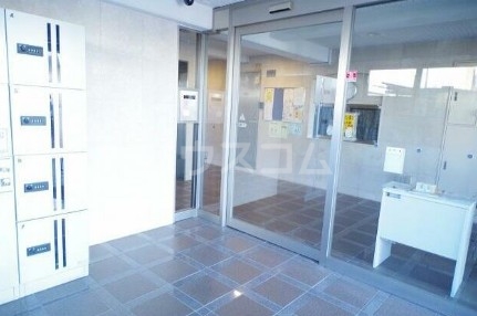 17/27 エントランス