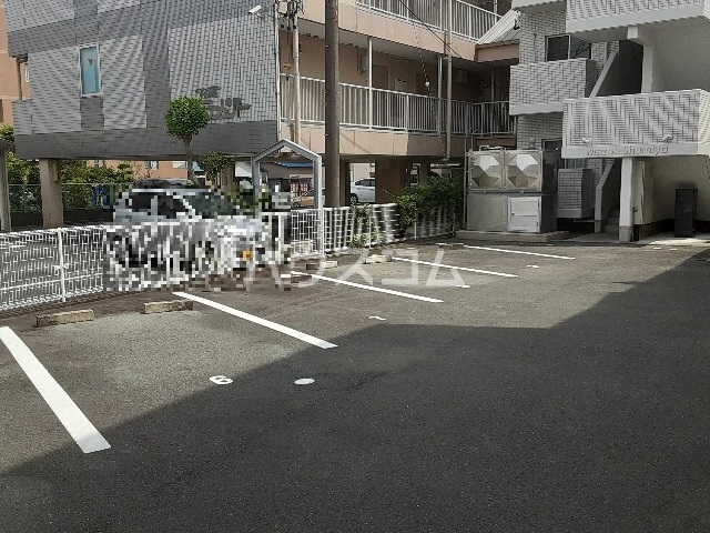 21/26 駐車場