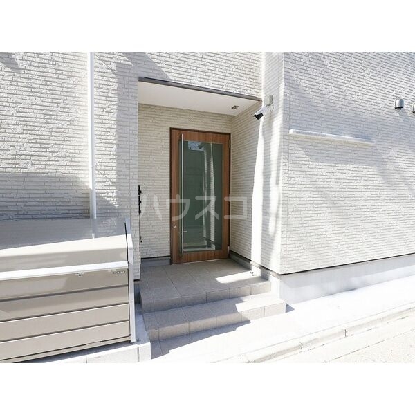 13/15 エントランス