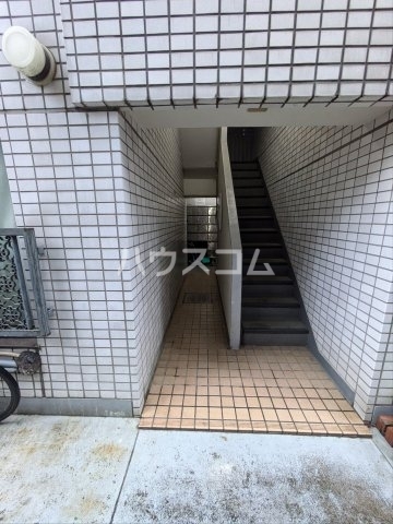 18/22 エントランス