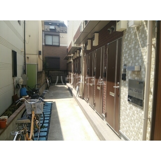 20/21 エントランス