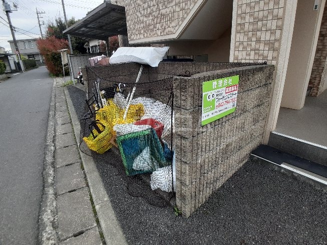 21/30 エントランス