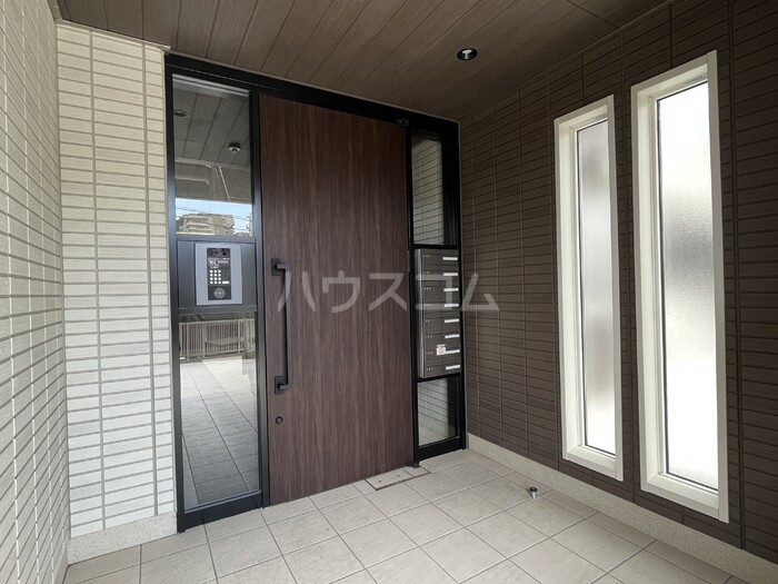 2/5 エントランス