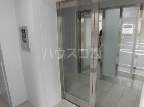 16/18 エントランス