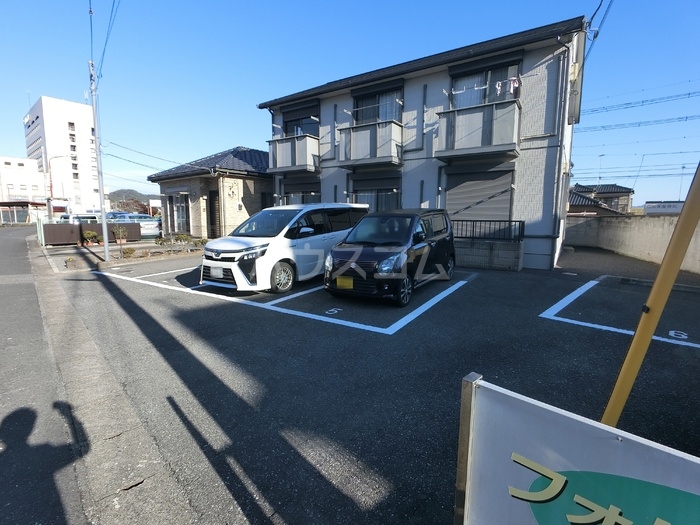 18/20 駐車場