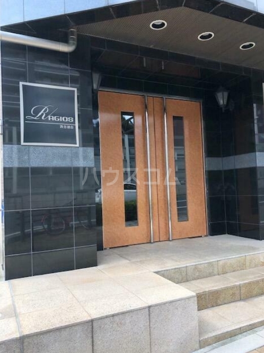 15/15 エントランス