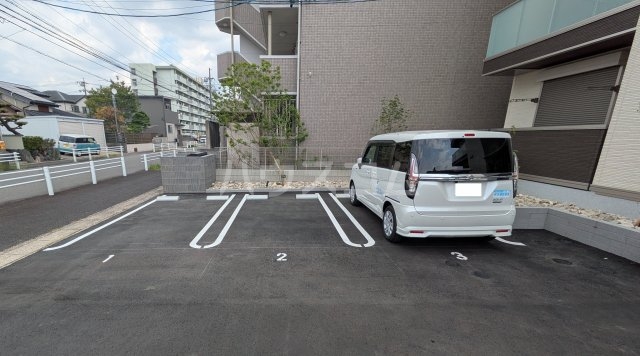 23/25 駐車場