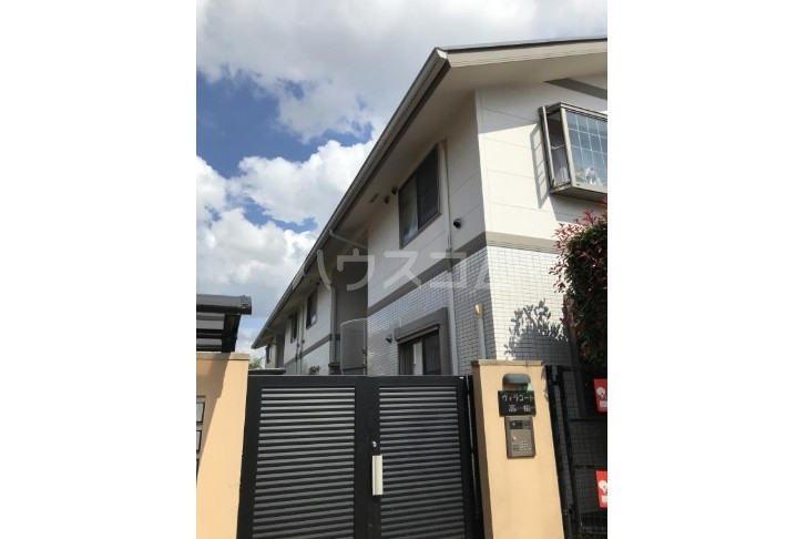 23/24 エントランス