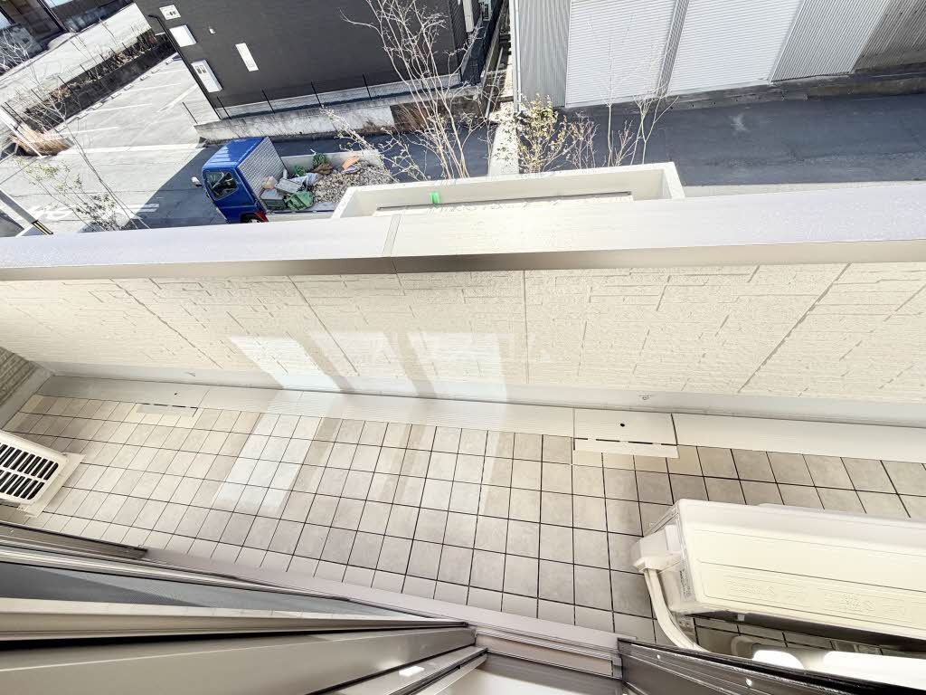 25/30 バルコニー