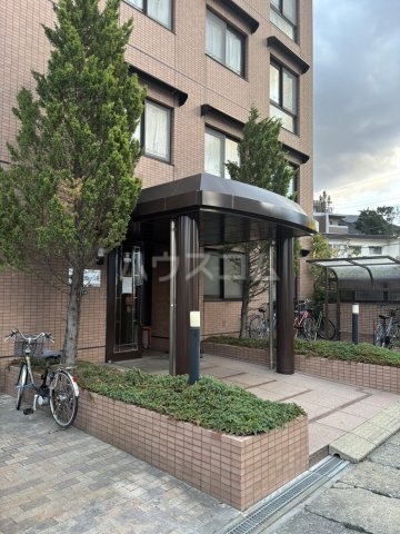 21/23 エントランス