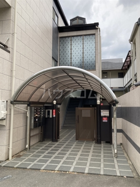 19/29 エントランス