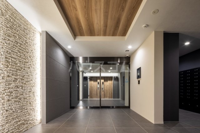 17/26 エントランス