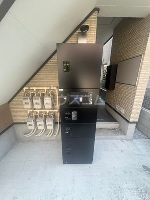 13/18 エントランス