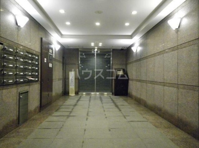 17/23 エントランス