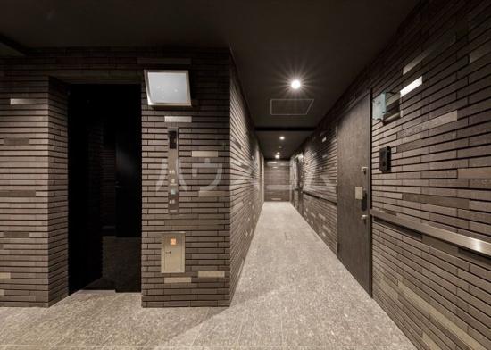 23/30 エントランス