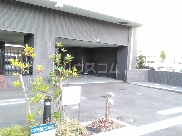 21/28 駐車場