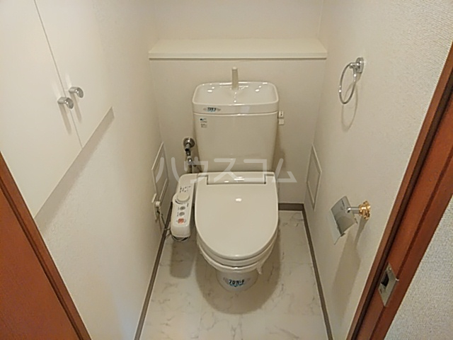 23/30 エントランス