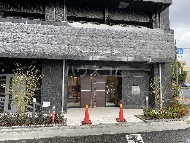 21/29 エントランス