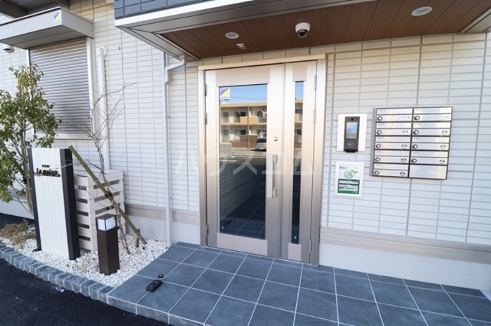 28/30 エントランス