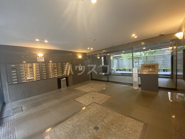 21/30 エントランス