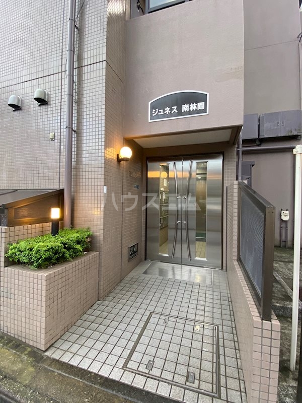 18/20 エントランス