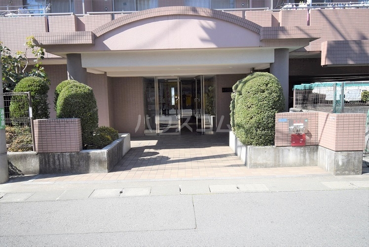 22/26 エントランス