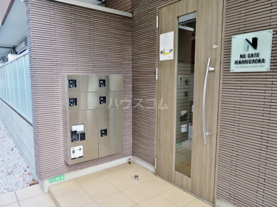 22/27 エントランス