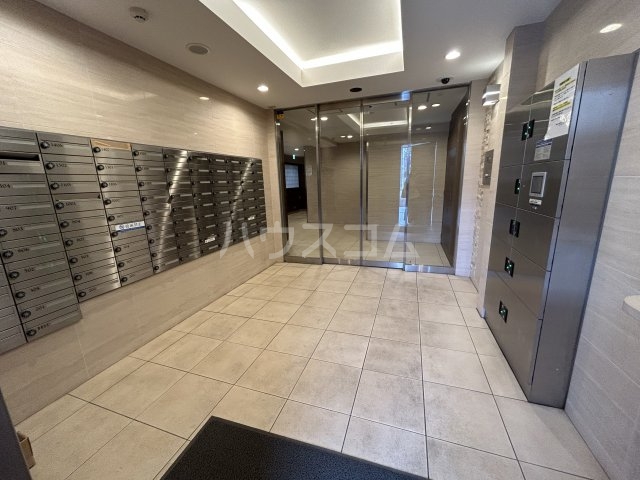 21/30 エントランス