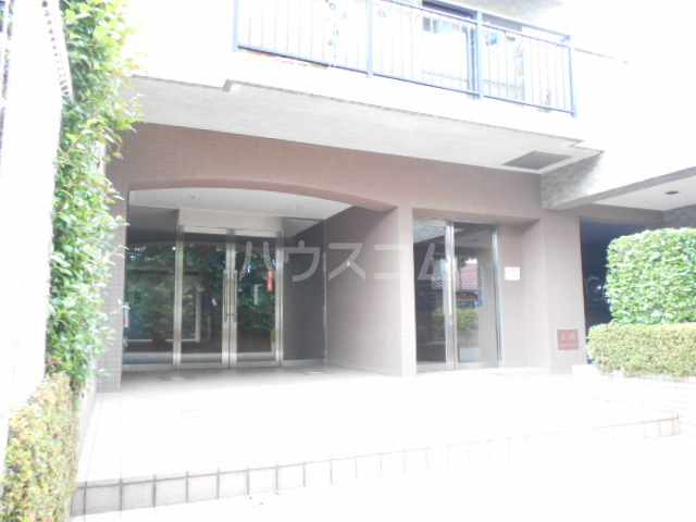 28/30 エントランス