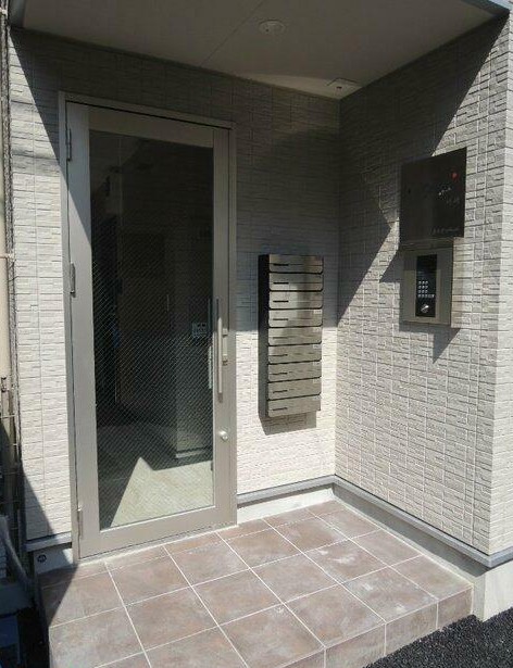 18/22 エントランス