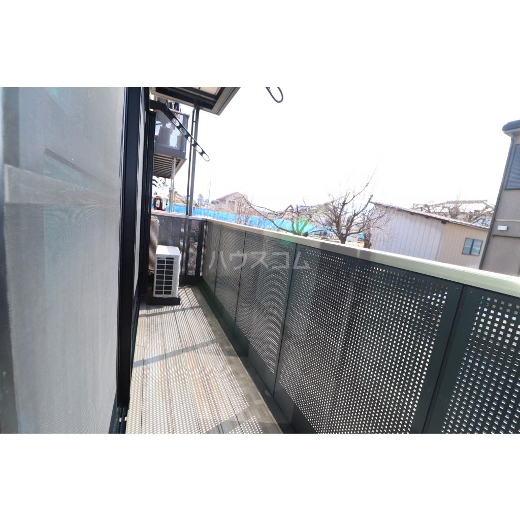 13/18 バルコニー