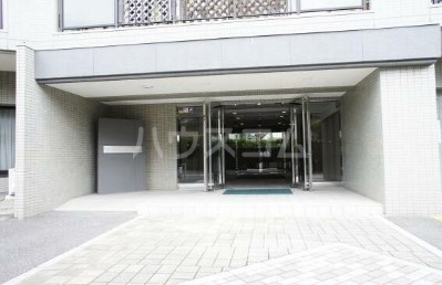 18/28 エントランス