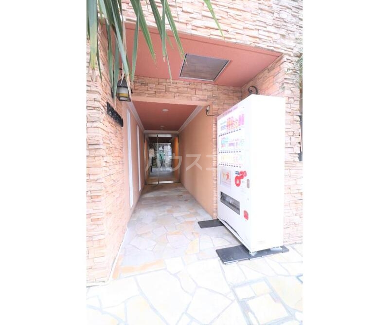 20/29 エントランス