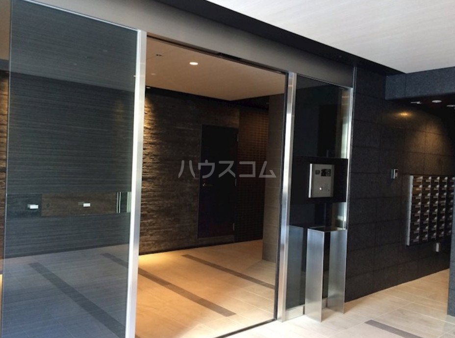 17/25 エントランス