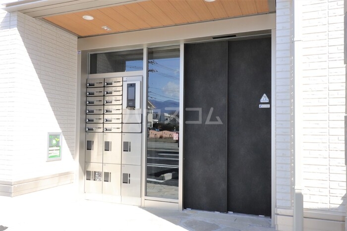 20/21 エントランス