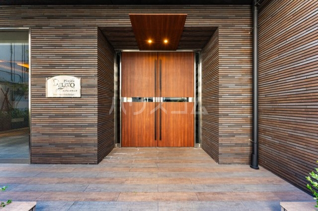 2/3 エントランス