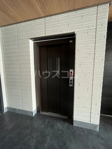 20/26 エントランス