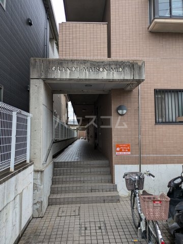 21/26 エントランス