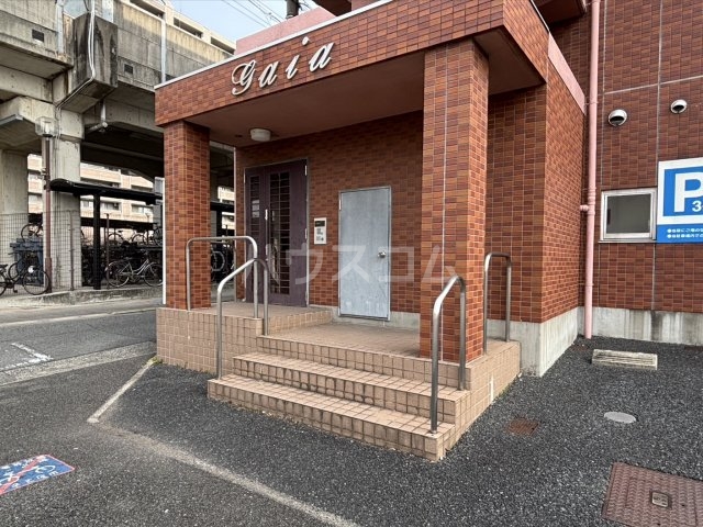 23/30 エントランス