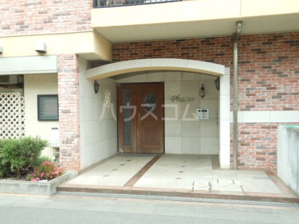 21/30 エントランス