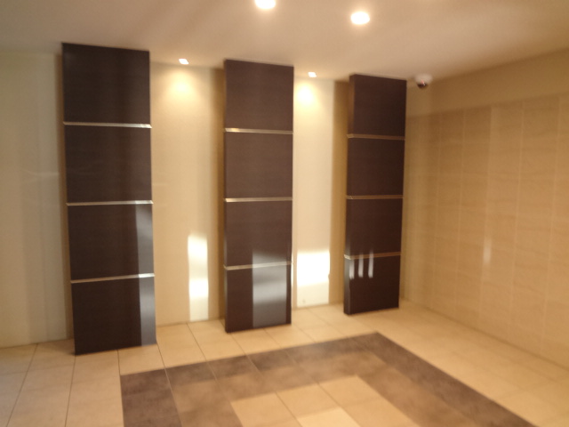 14/14 エントランス