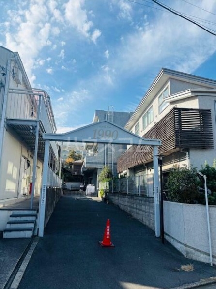 16/16 エントランス