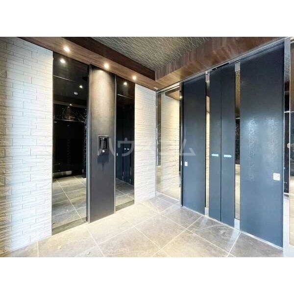 15/18 エントランス