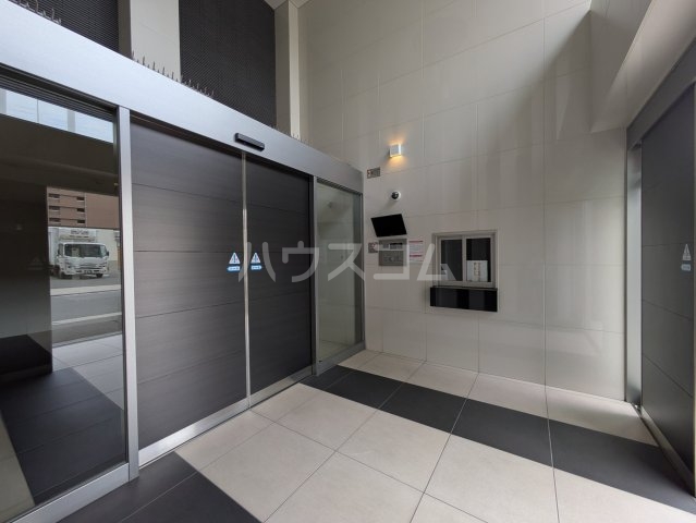 14/20 エントランス