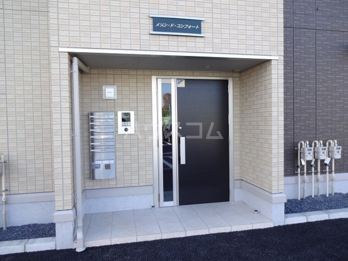 19/23 エントランス