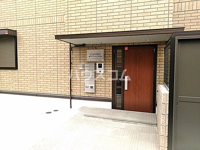 20/30 エントランス